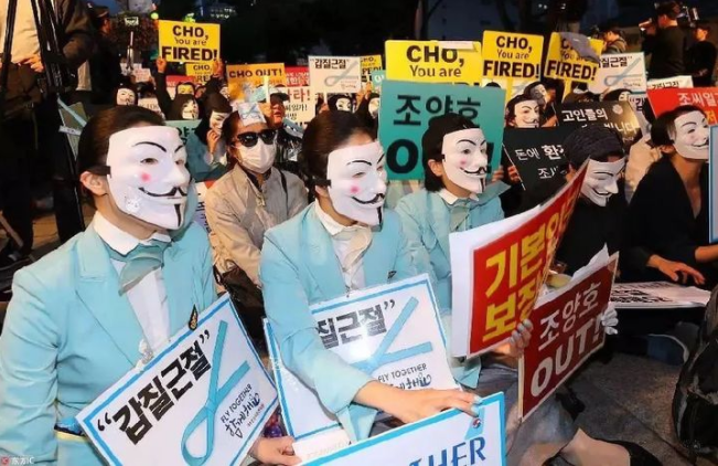 韩国财阀小公主一杯水泼掉2080亿，大公主说：国家都是我们的