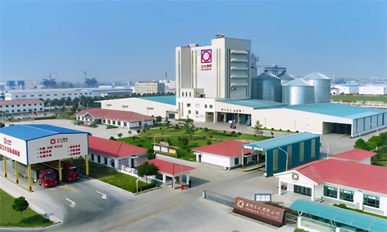 再次受邀登上城楼，他是驻华外企“第一人”，在我国投资1200亿