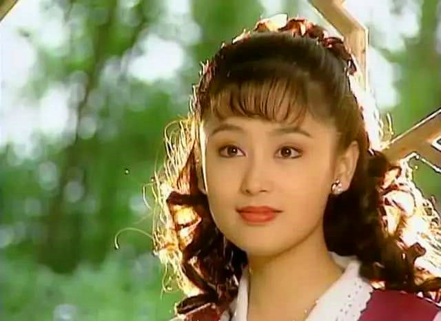 亦舒眼中的美人，李嘉欣获8字评价，利智潘虹意