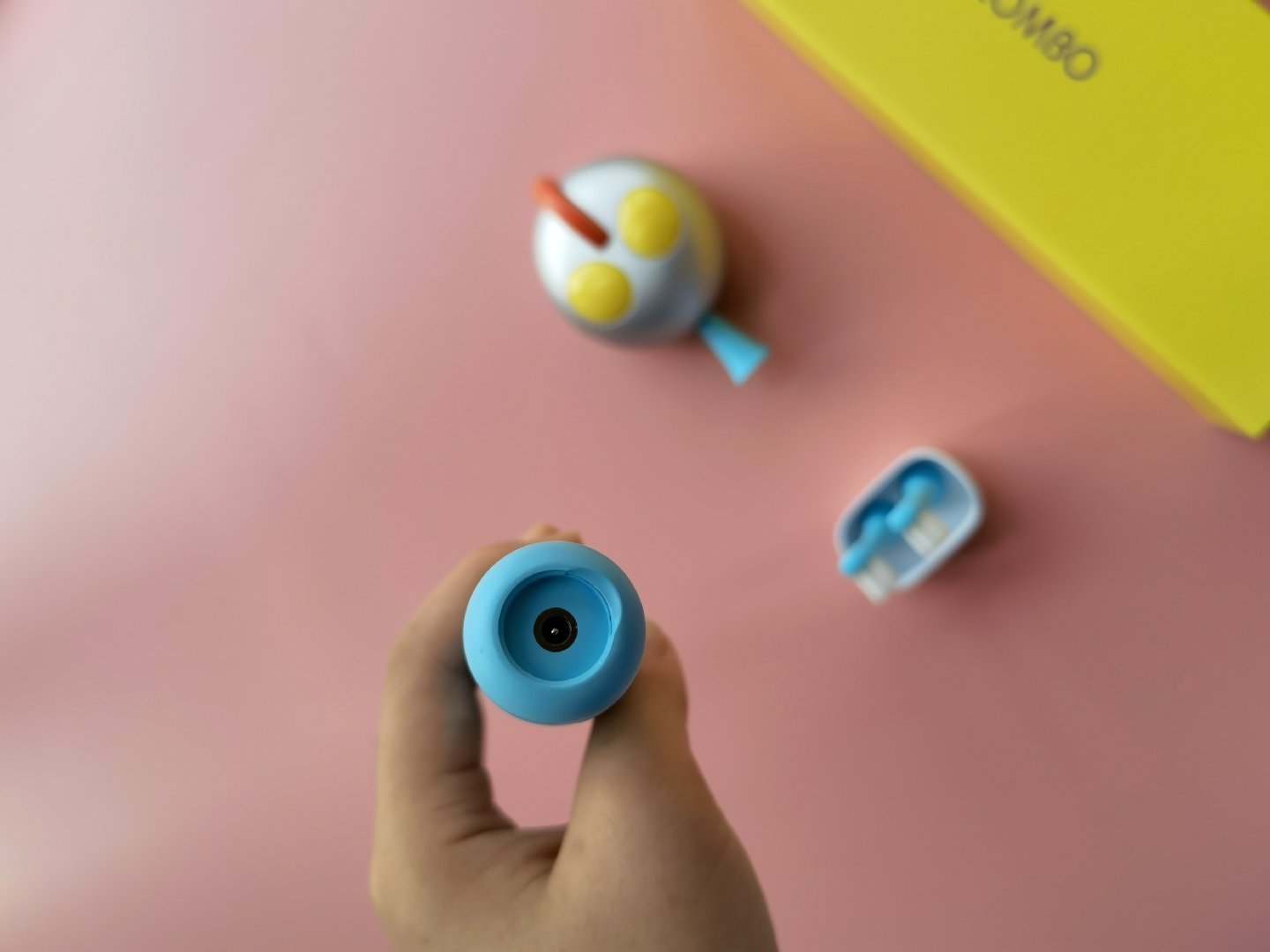 儿童电动牙刷怎么选？COMBO咸蛋超人联名款贴心呵护宝宝稚嫩牙齿