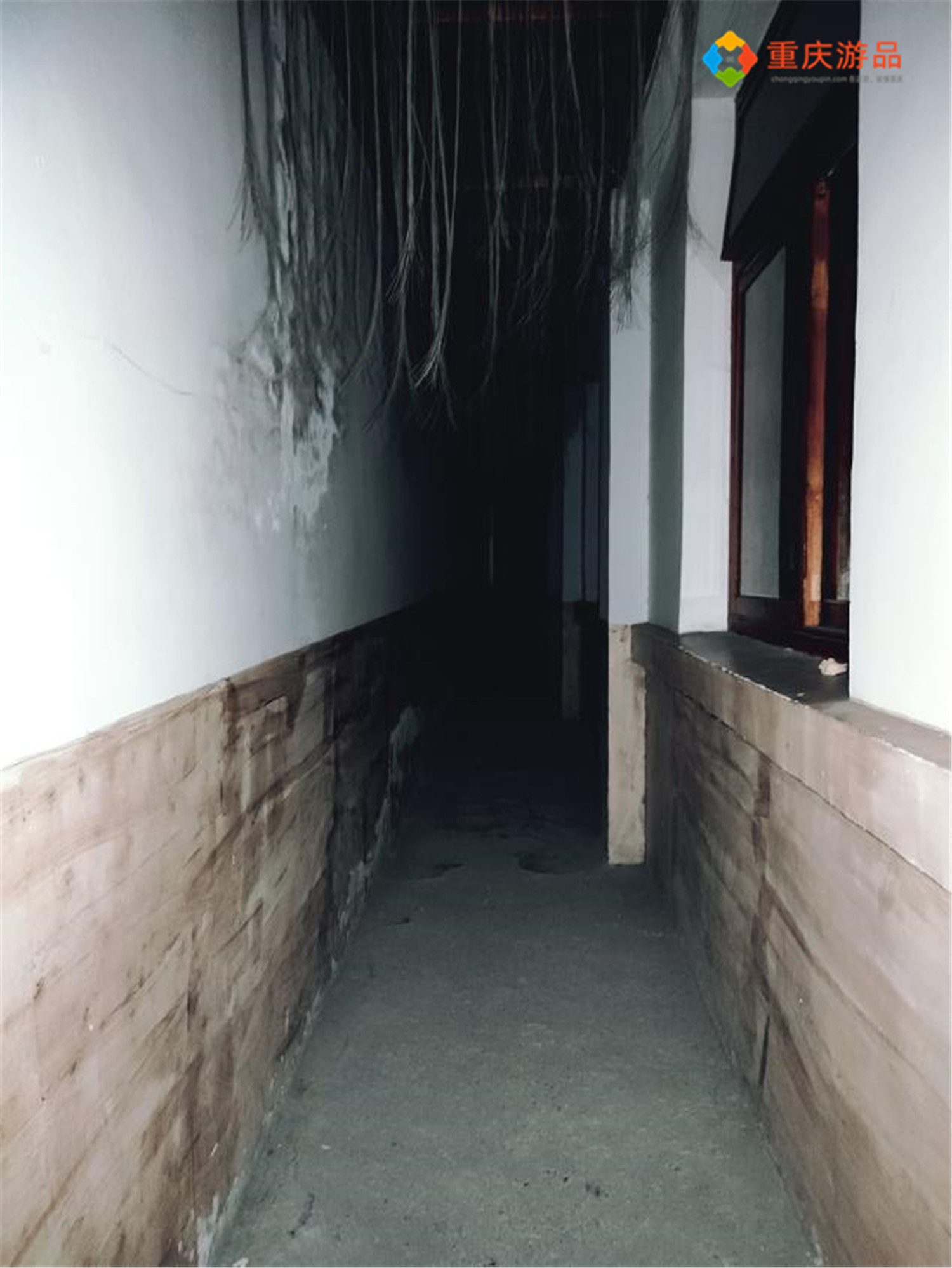 重庆90后小伙夜探鹅岭，小巷子越深越暗，吓得他一口气跑了回去