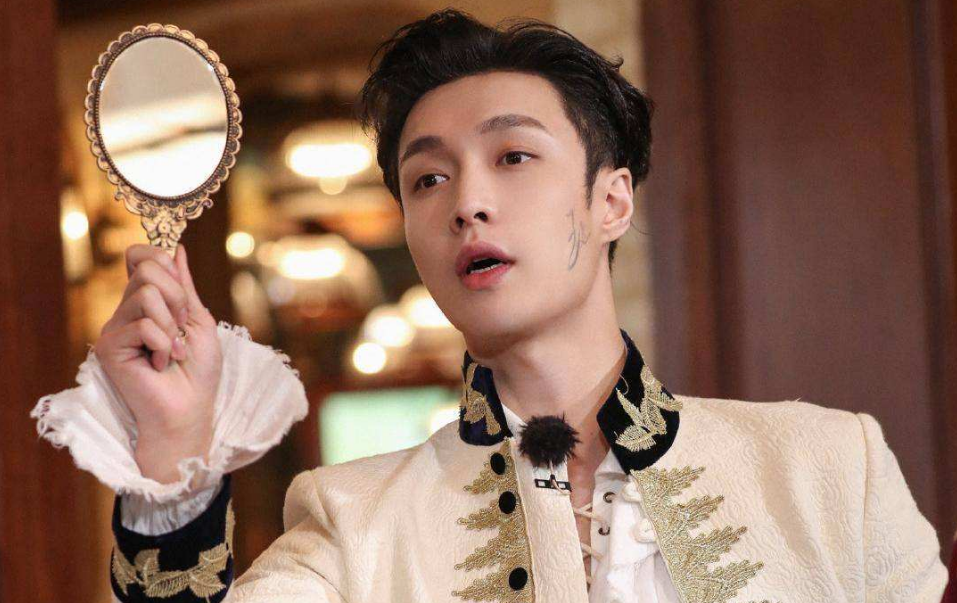 难怪《极挑6》要请邓伦，得知张艺兴的决定，感