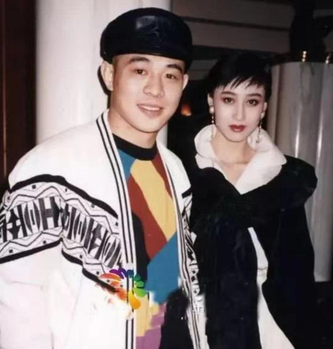 身为李连杰的女儿，李思姐妹没受到“星二代”的待遇，该怪谁呢？