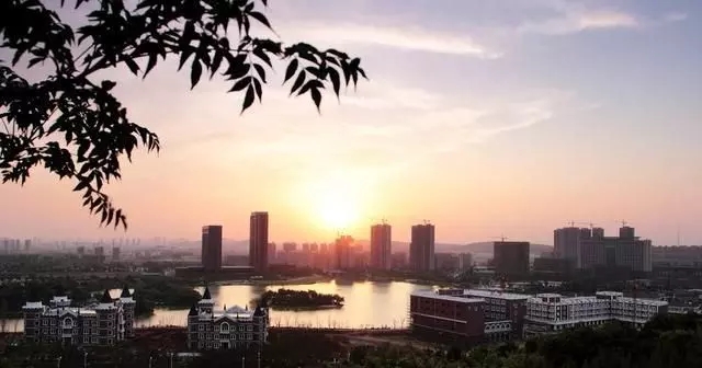苏北经济最强的城市，GDP突破7000亿元，未来有可能晋升新一线