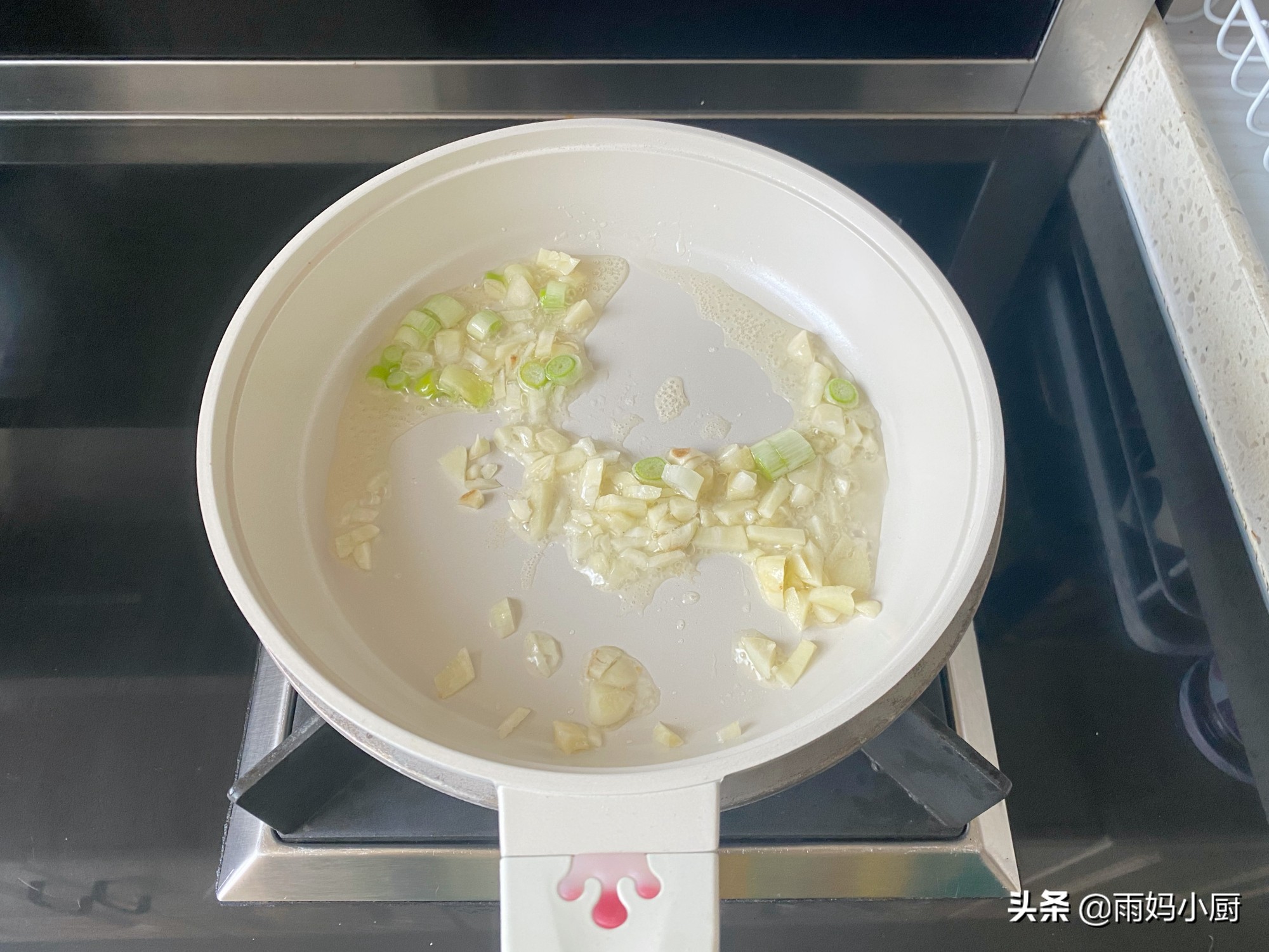 打滷麵怎麼做才好吃？ 分享一道打鹵的家常做法，醬香濃郁吃不膩