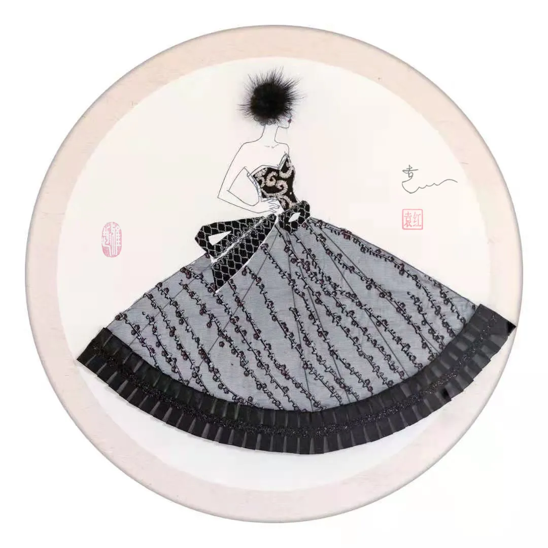 服装设计师袁红首创《水墨时尚装饰画》受到画界的赞议获国家版权