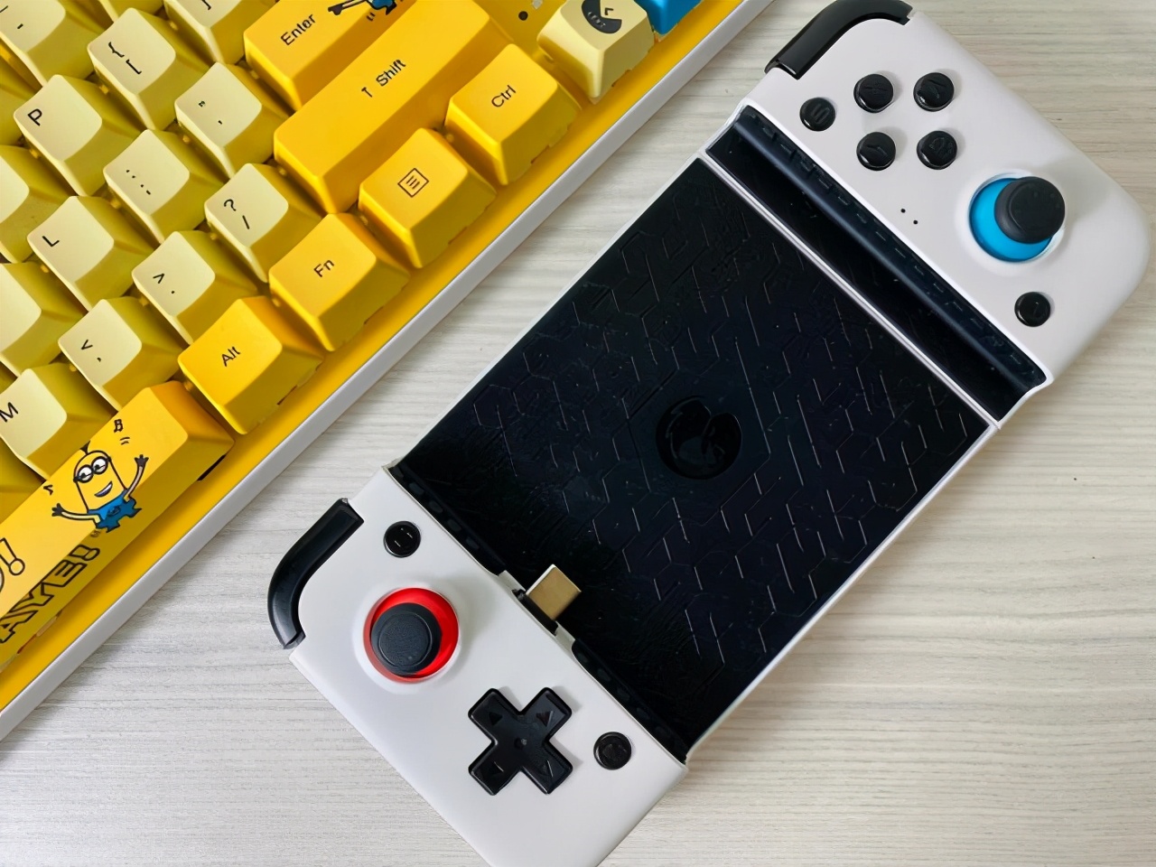 盖世小鸡GamesirX2游戏手柄测评：物理开关，上分神器
