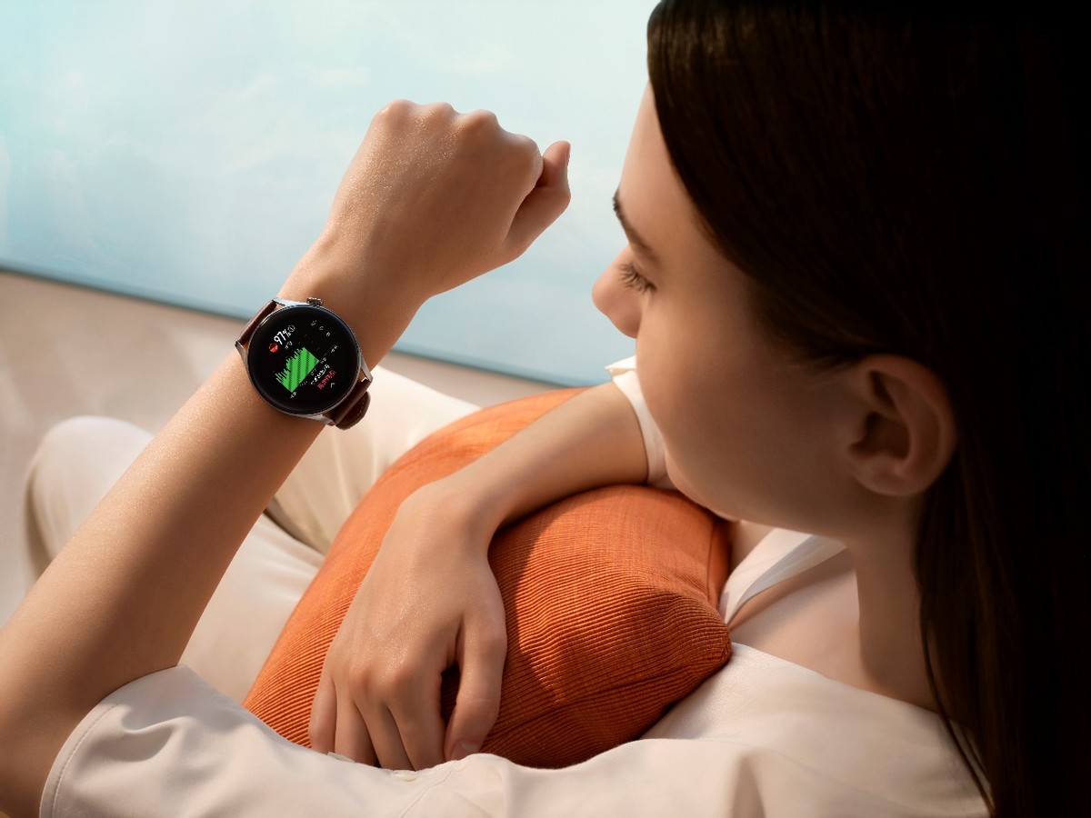华为WATCH系列推出游泳、举重等运动主题表盘，点燃你的赛事热情