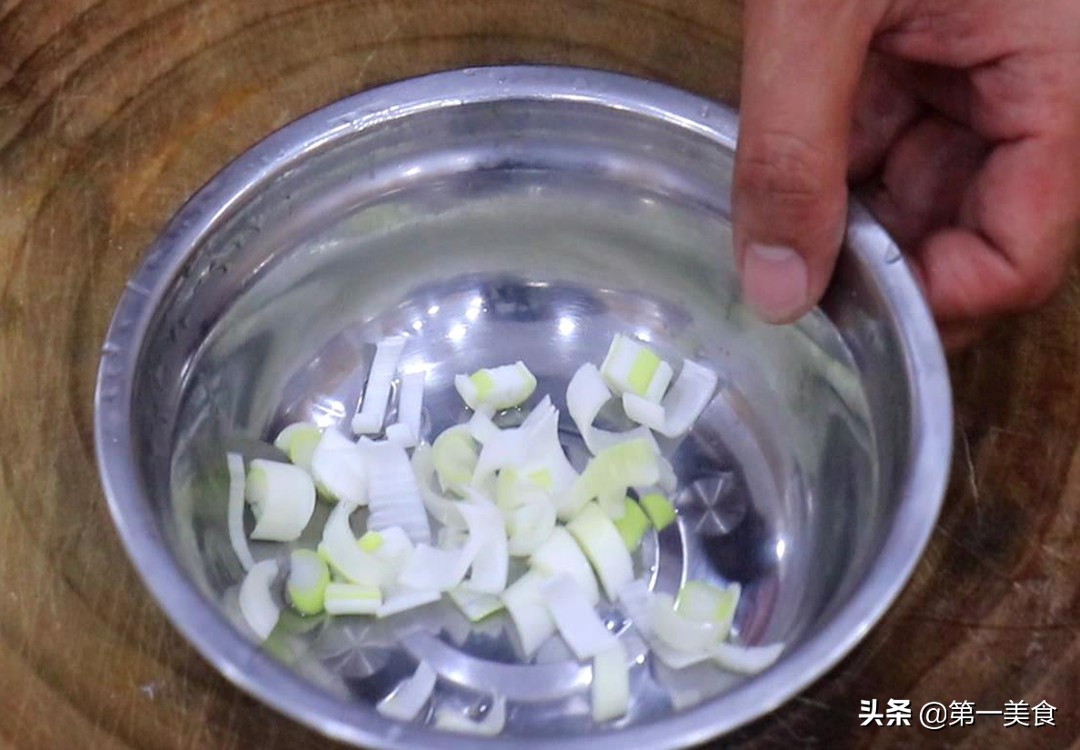 图片[5]-【丝瓜豆腐汤】做法步骤图 厨师长炖成滋补汤 清香营养-起舞食谱网