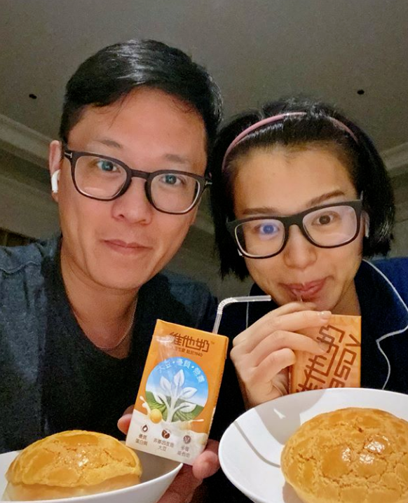 秀幸福！ 胡杏兒分享老公為自己慶農曆生日，李乘德細心體貼超寵妻