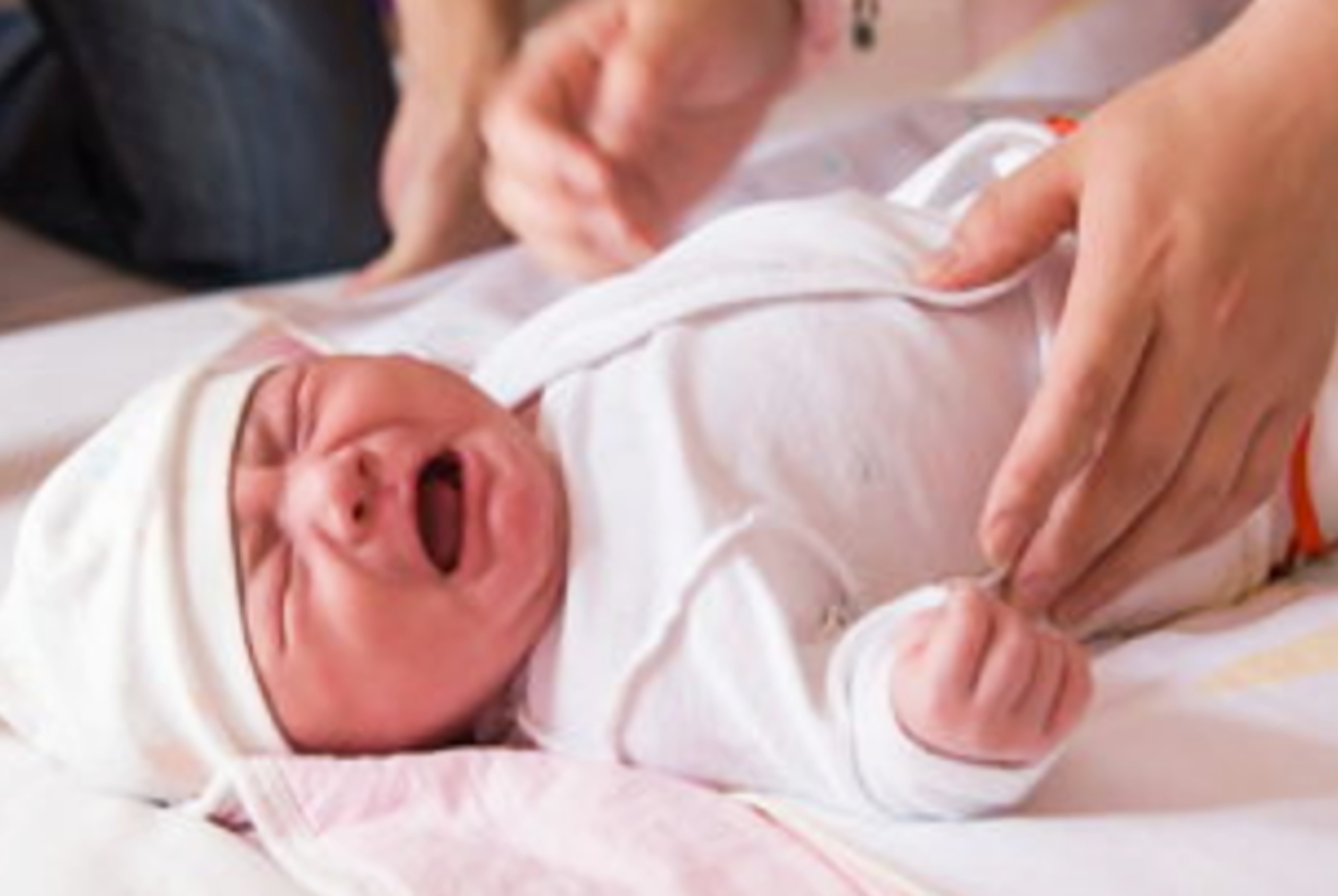 新生兒嗆奶的搶救時間很短，區區十分鐘，這些步驟不容出錯