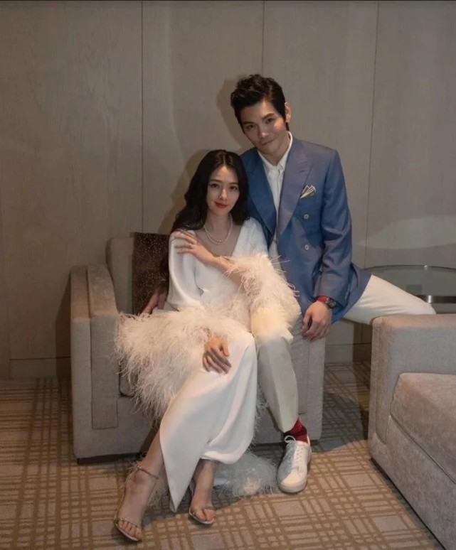 郭碧婷为庆女儿百天办宴席，产后气色好状态佳