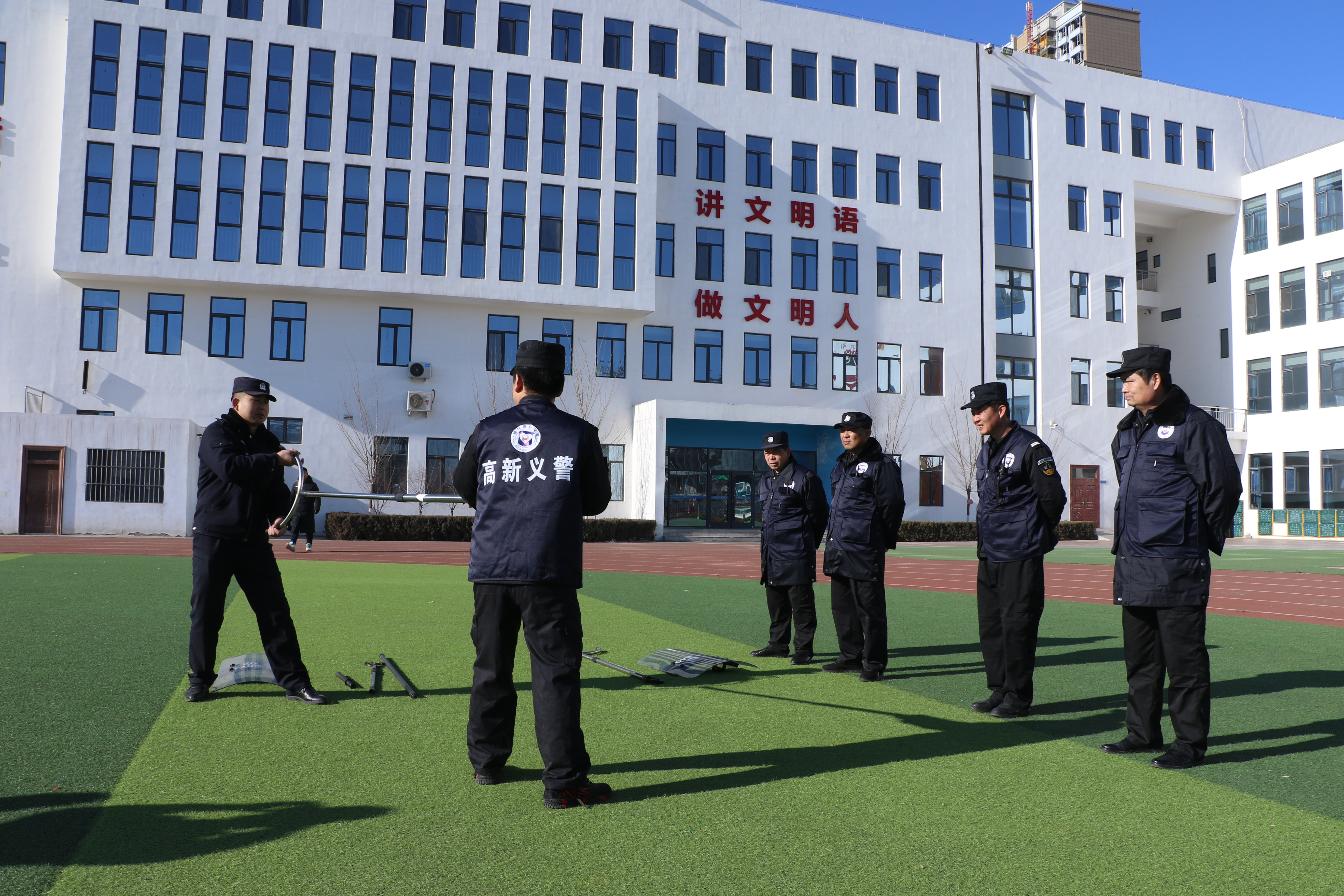 榆林公安高新分局组建15支690人的“义警”队伍，将基层群防群治的触角延伸到了社会治理最末端
