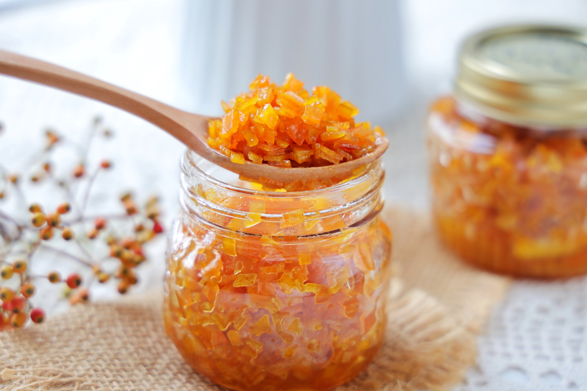 吃剩的橙子皮不要扔掉，簡單加工一下，用處多多，勝過秋梨膏