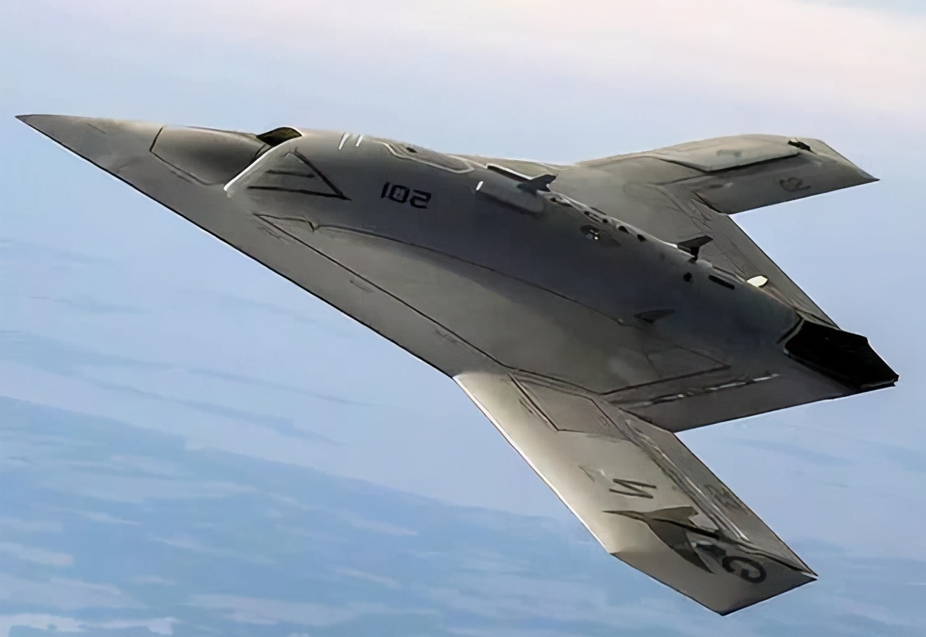 隐身战机配无人僚机，主战坦克配机器人，俄军