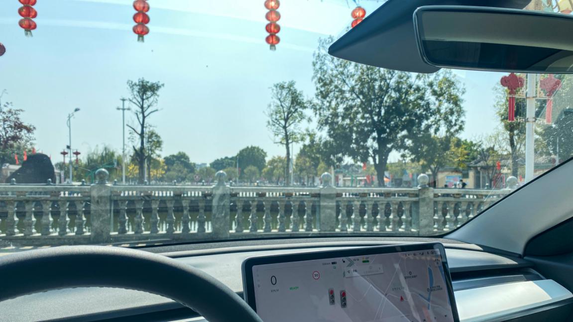 春节开特斯拉Model 3回了趟老家，我发现了这些问题