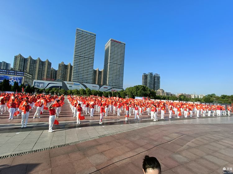 舞动湘潭”万人同跳大型排舞展演湘潭主会场启动活动圆满成功