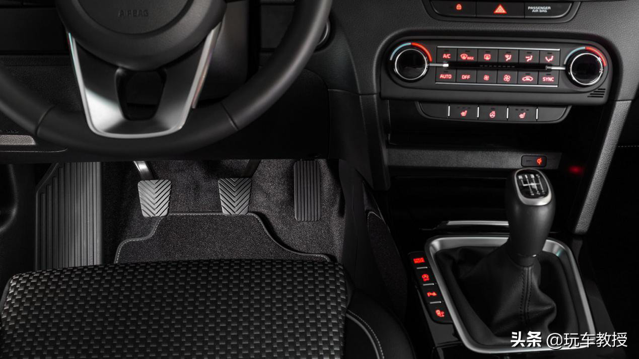 手动挡没有离合器踏板！现代Venue是个什么神仙车
