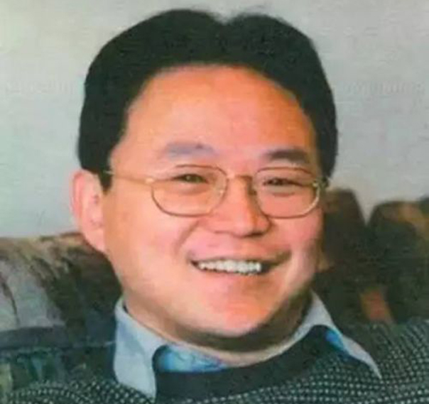 妻子亲眼目睹丈夫跳楼自尽,接任公司后,花10年将60亿遗产变260亿