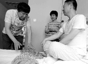 和大39岁女星睡了13年，继承70亿财产，老年孤独