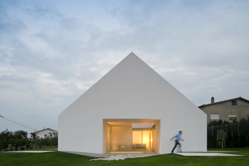 简约到极致的梦想白房子，Aires Mateus经典作品突破了时空界限