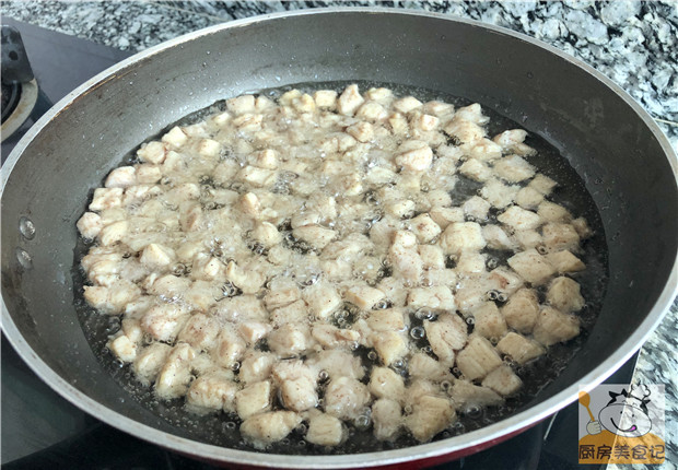 鸡胸肉最好吃的做法，我家一周吃3次，鲜嫩不柴，怎么吃都不腻