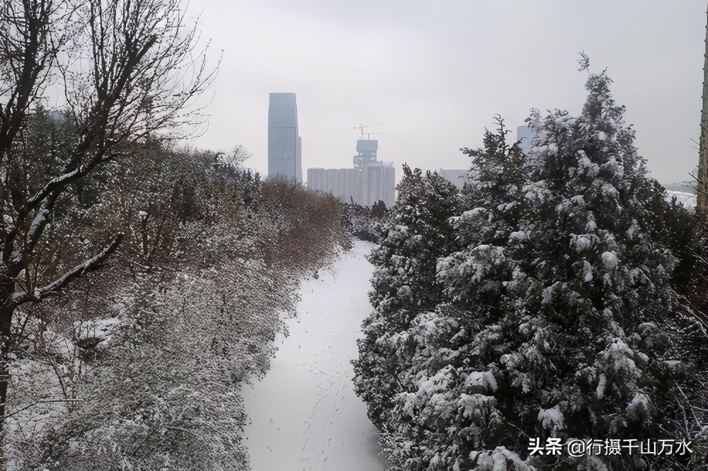 Jinan snowed, boat takes new city of Jinan the eastpart part, take the beautiful scenery after you watch snow