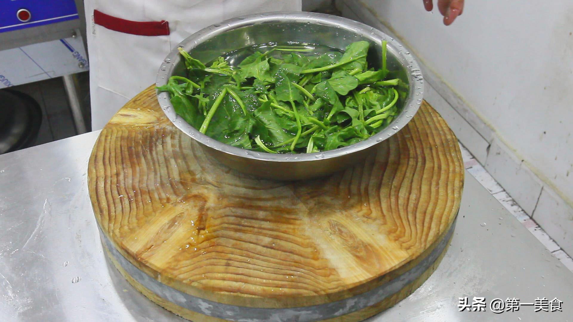 图片[2]-绿豆芽拌菠菜做法 豆芽清脆 菠菜有营养-起舞食谱网