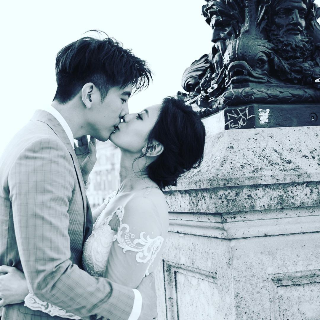 賈靜雯一家五口罕同框，女兒眼睛大如葡萄，修傑楷表白老婆太甜蜜