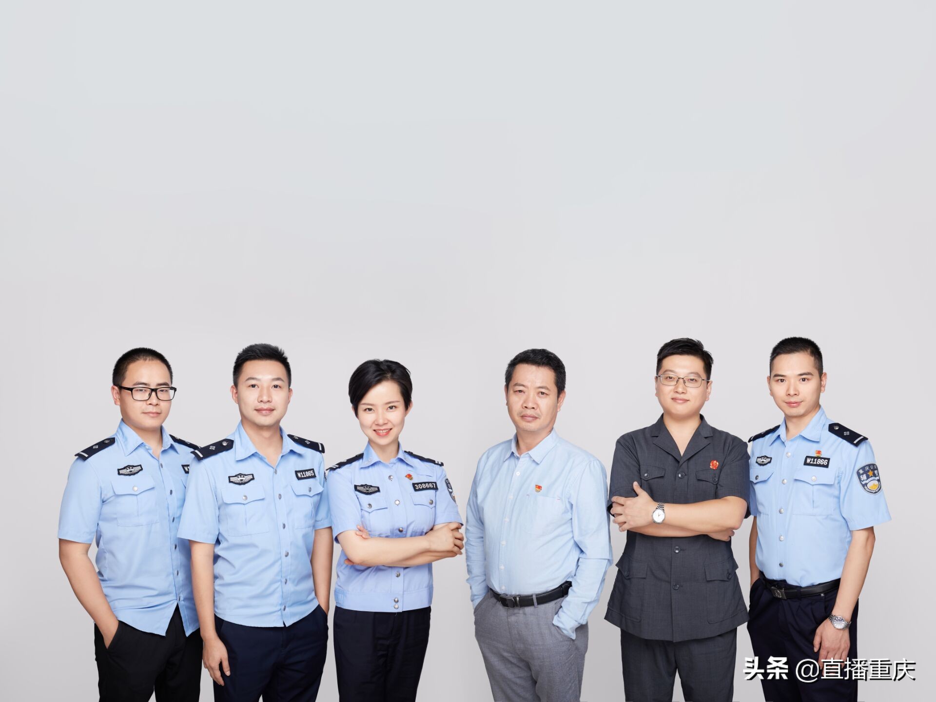 从法院文书到社区民警|从法院文书到社区民警 她用法律武器做调解 有了自己名字的调解室