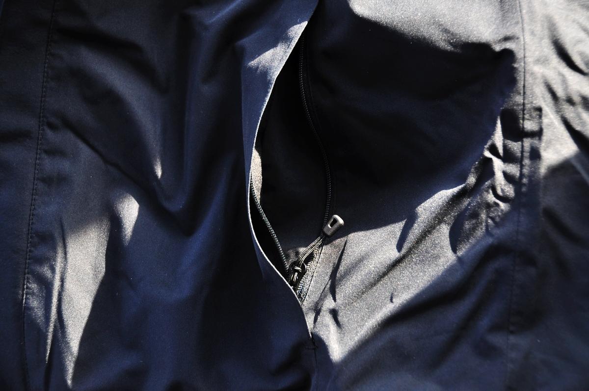 有效应对户外多种天气，SENSELEAD三合一冲锋衣