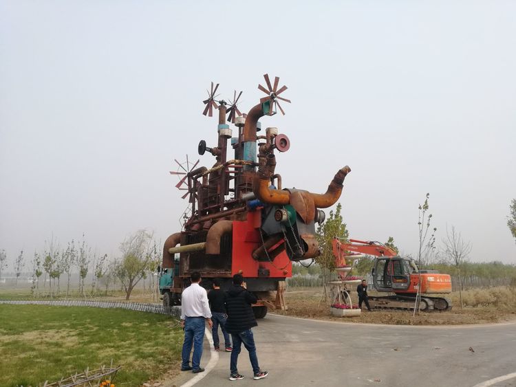 中国著名雕塑家邱天老师告诉您：钢铁装置雕塑是怎么做成的！（三）