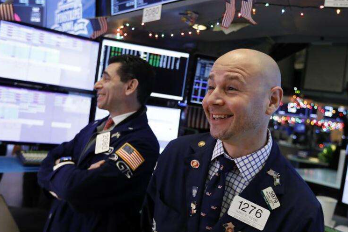 美国主要股指下跌10%，华尔街公然“倒戈”：拜登获胜才更有利