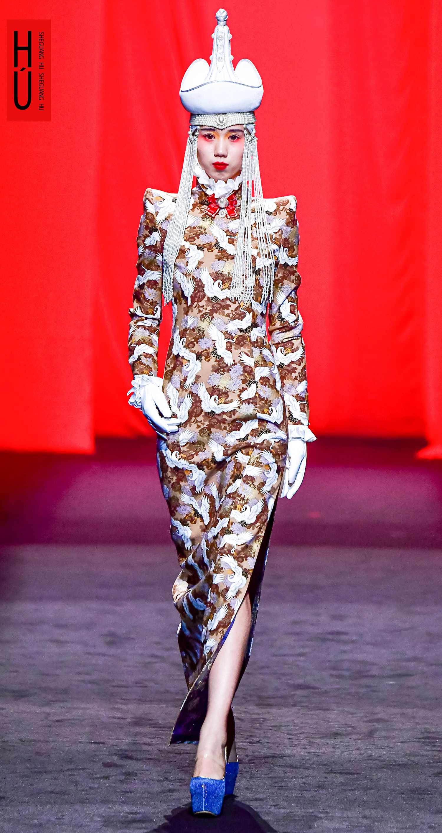 胡社光高级定制全国时尚巡演在武汉红T首演