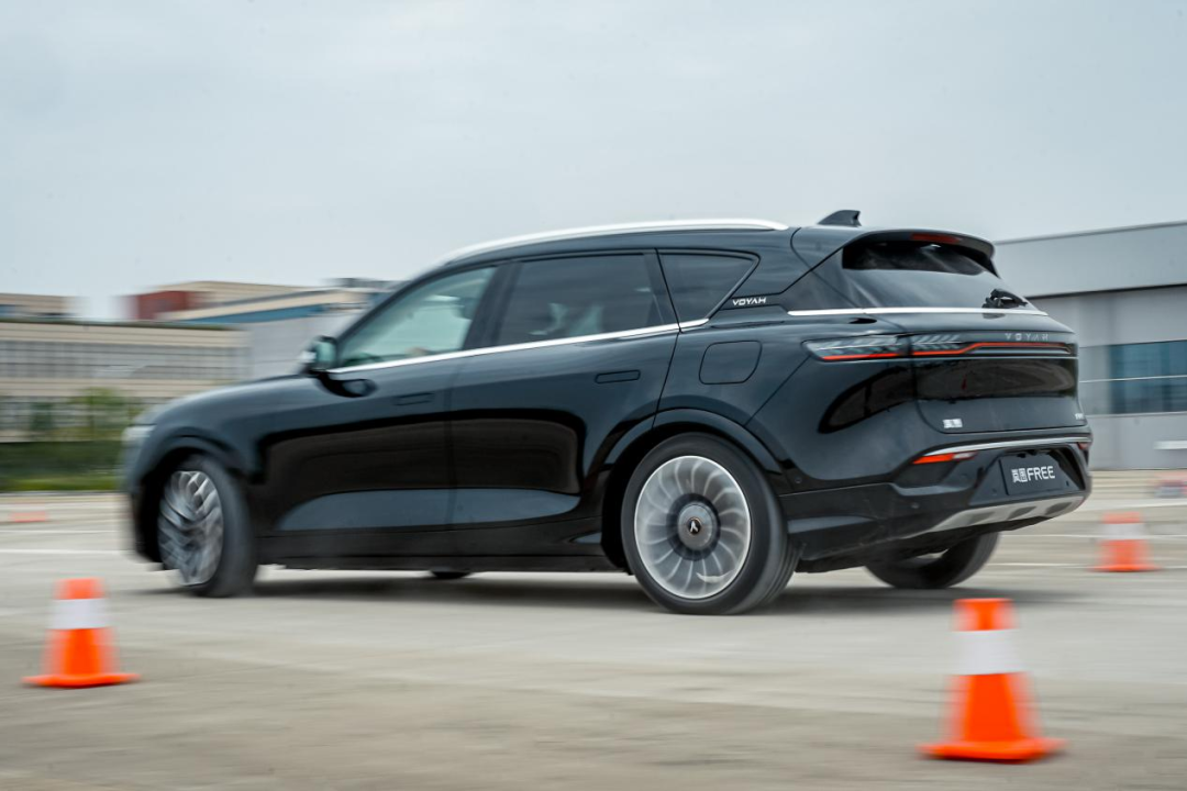 有空气悬挂，标配四缸机，还买什么理想One