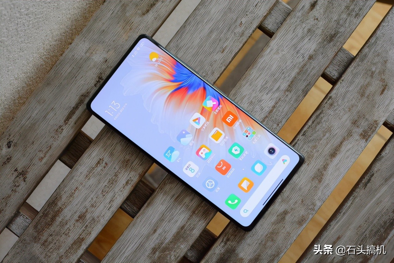 苹果iPhone手机的刘海屏要走到底了！屏幕指纹测试后被放弃