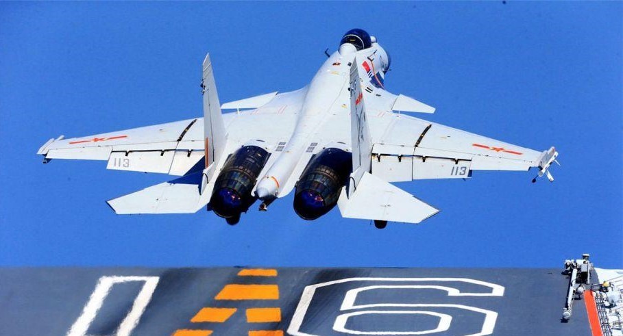 美军航母搭载F35现身南海，中国隐身舰载机在哪里？
