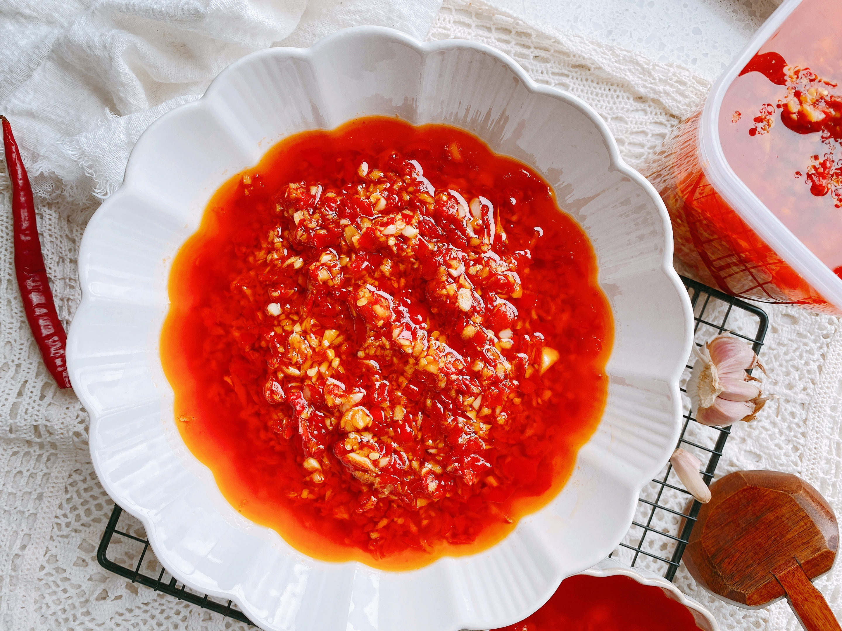 蒜蓉粉丝娃娃菜的家常做法，口感鲜甜，好吃不长胖，10分钟就上桌