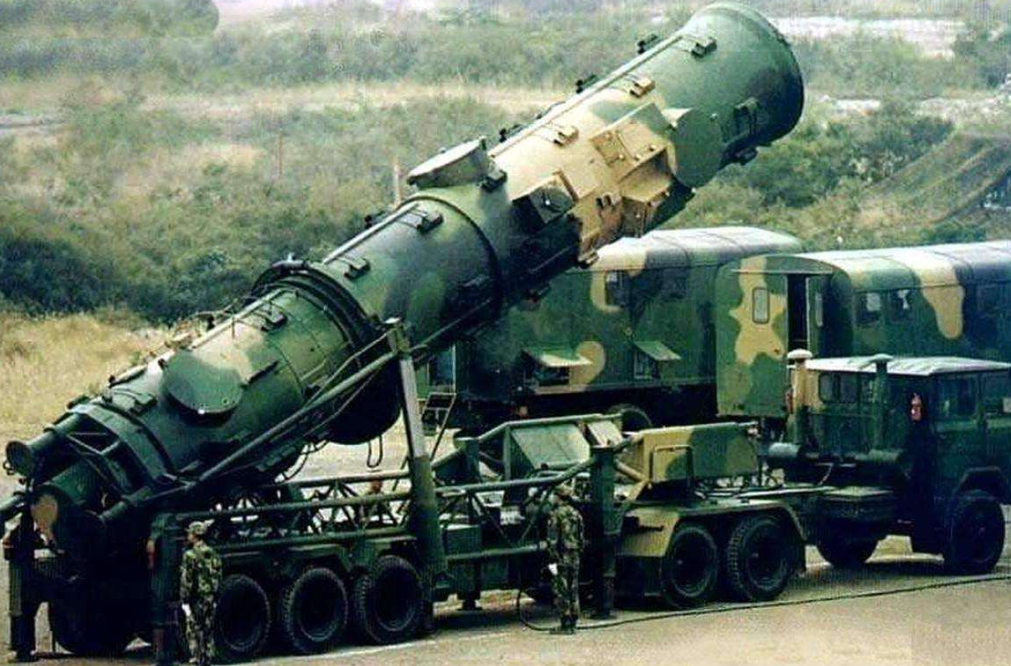 40年来唯一一次！东风洲际导弹奔袭9300公里，飞速砸向南太平洋