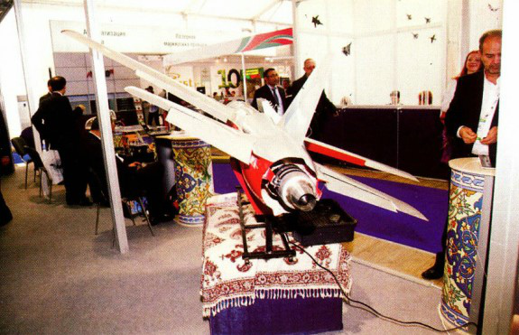 隐身战机配无人僚机，主战坦克配机器人，俄军