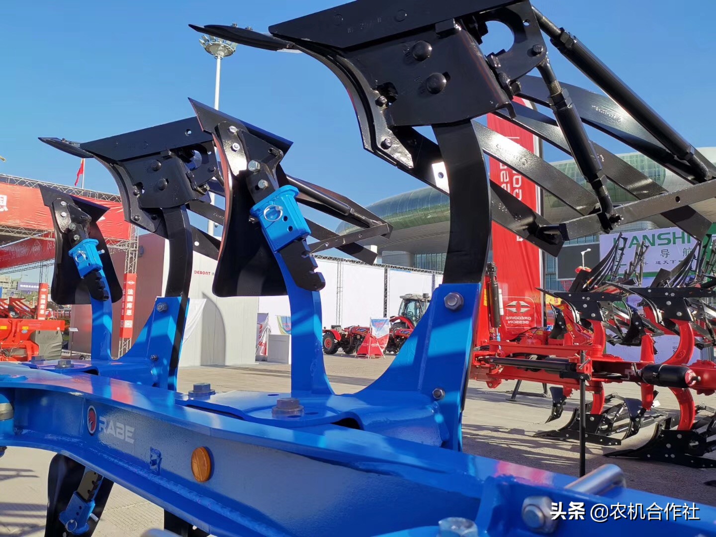 「新疆農(nóng)機(jī)展大賞」這么多酷炫的國(guó)外農(nóng)機(jī)，哪個(gè)是你的菜！