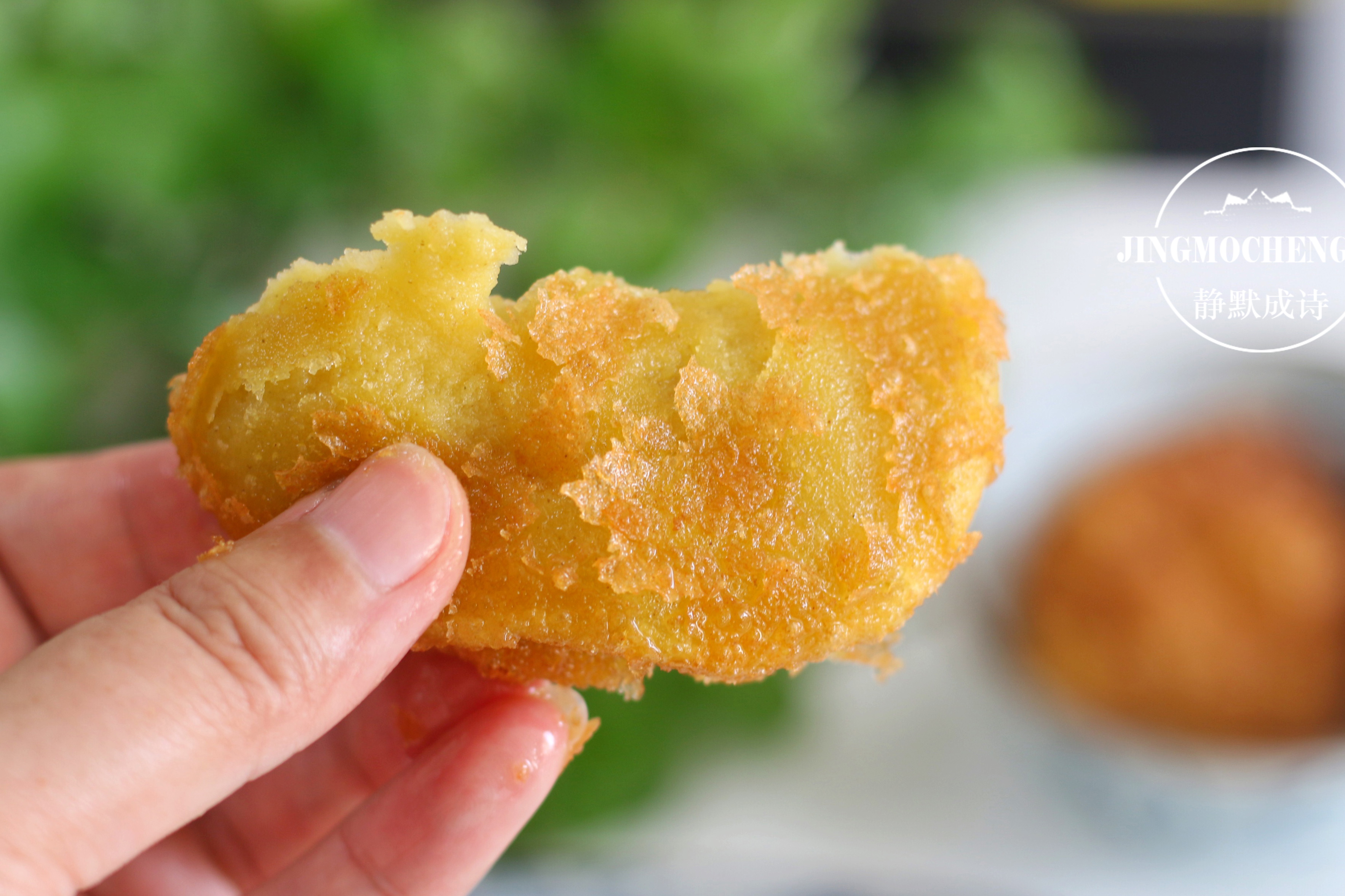 油炸糕的正確做法，不用酵母，不開裂不露餡兒，外酥裡糯吃不夠