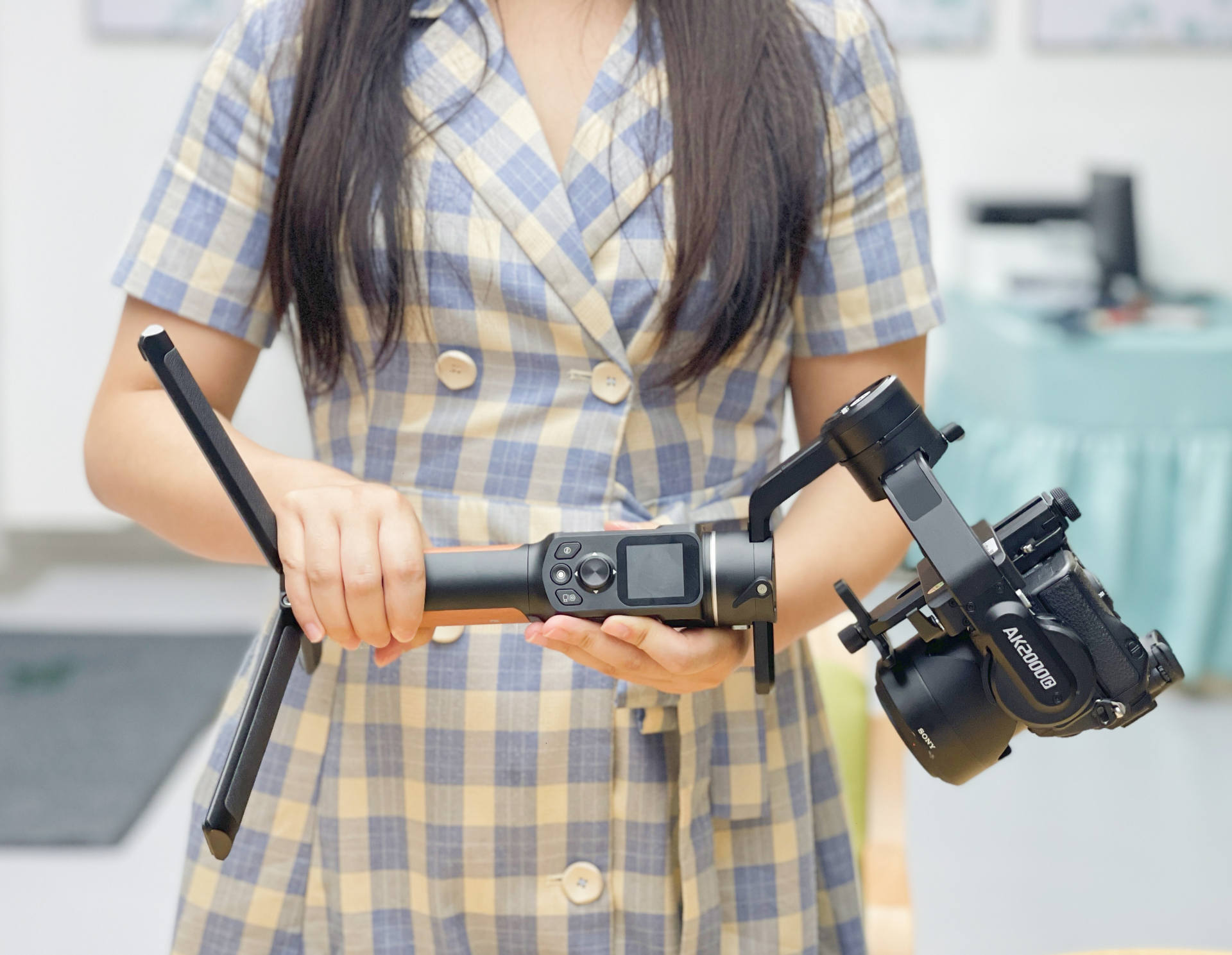 如果你準(zhǔn)備拍好視頻，先從飛宇A(yù)K2000c穩(wěn)定器開始
