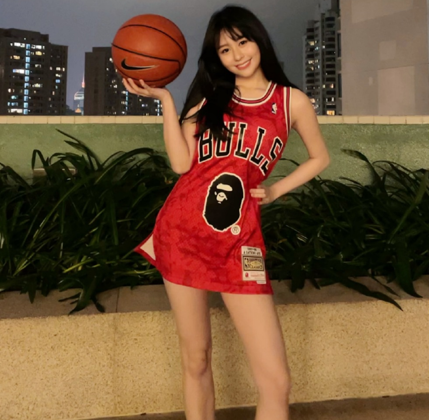 邱淑贞女儿模仿赤木晴子，22岁颜值逆天，个人表