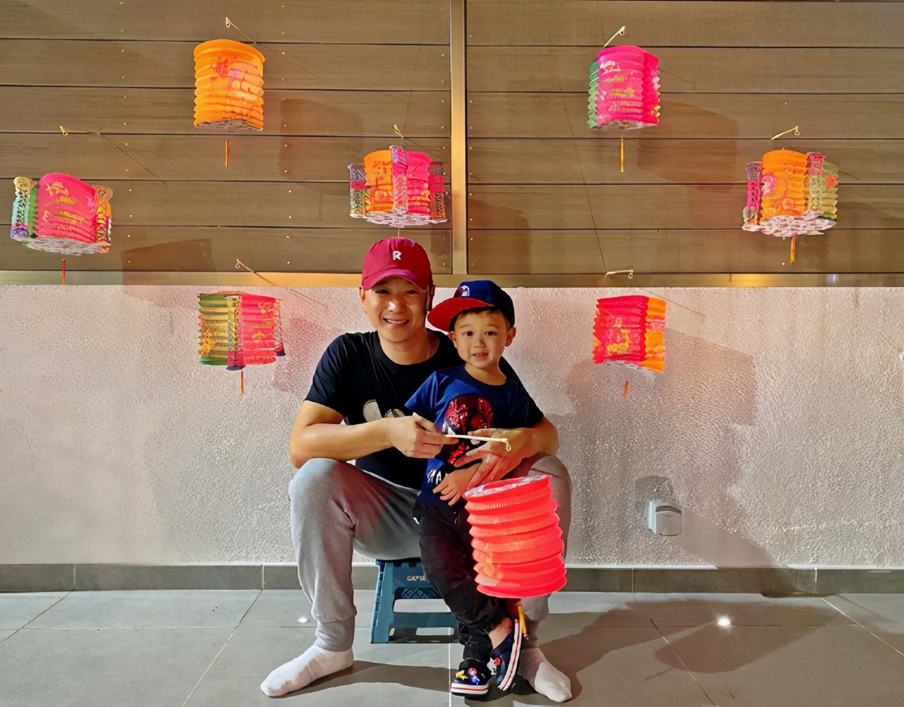 秀幸福！ 胡杏兒分享老公為自己慶農曆生日，李乘德細心體貼超寵妻