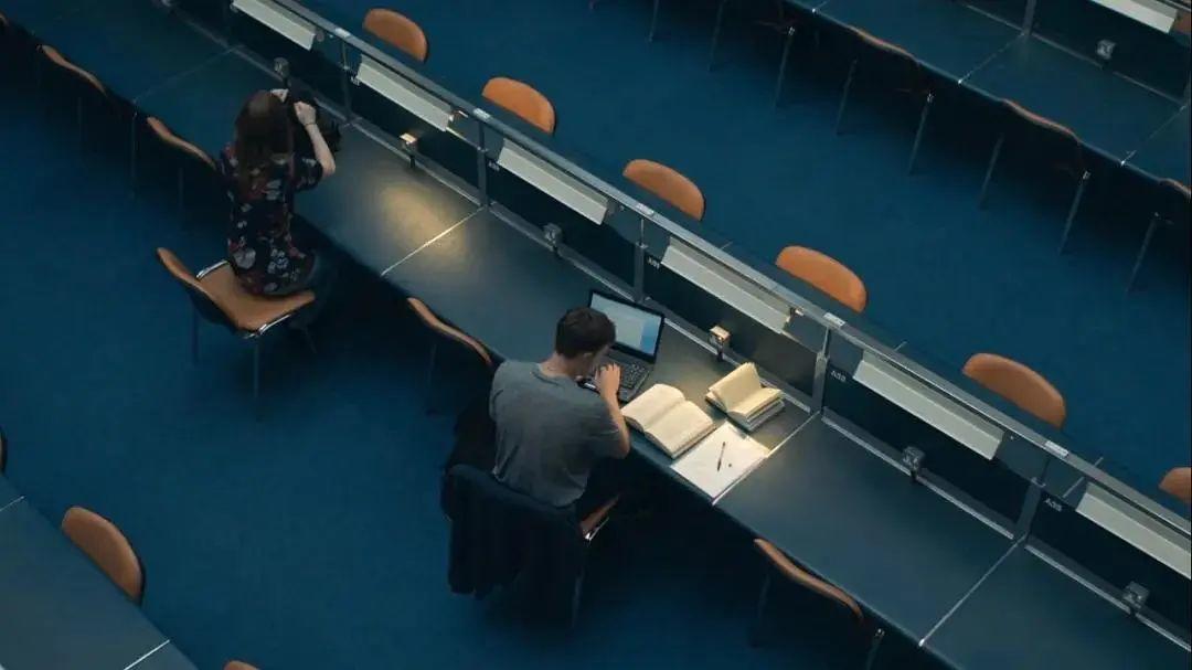 看不出啊，这片名把尺度掩护得真好