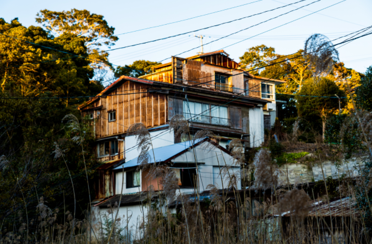 日本恶魔卖Y岛，色情产业延续数百年，警察居民都在拉皮条