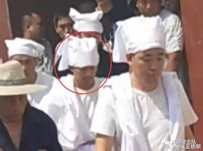 经纪人否认王宝强冯清结婚生子，女方曾现身灵堂为王母守孝