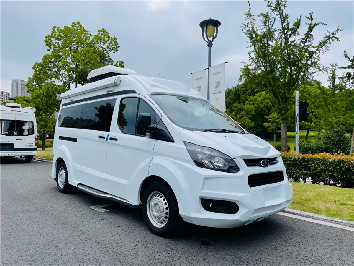 最新推出福特全顺V362商旅车，气场不亚于任何一台明星保姆车