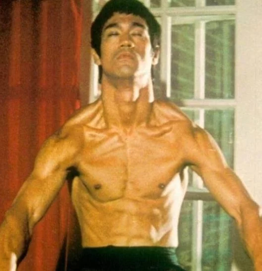 李小龙的恐怖，看了这些数据和评价，就明白泰